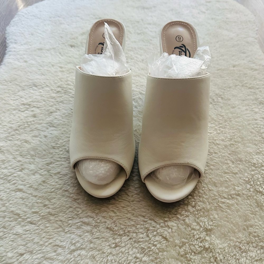 Trary Peep Toe Chunky White Women's Heel Mules Size 9 - Picture 6 of 8